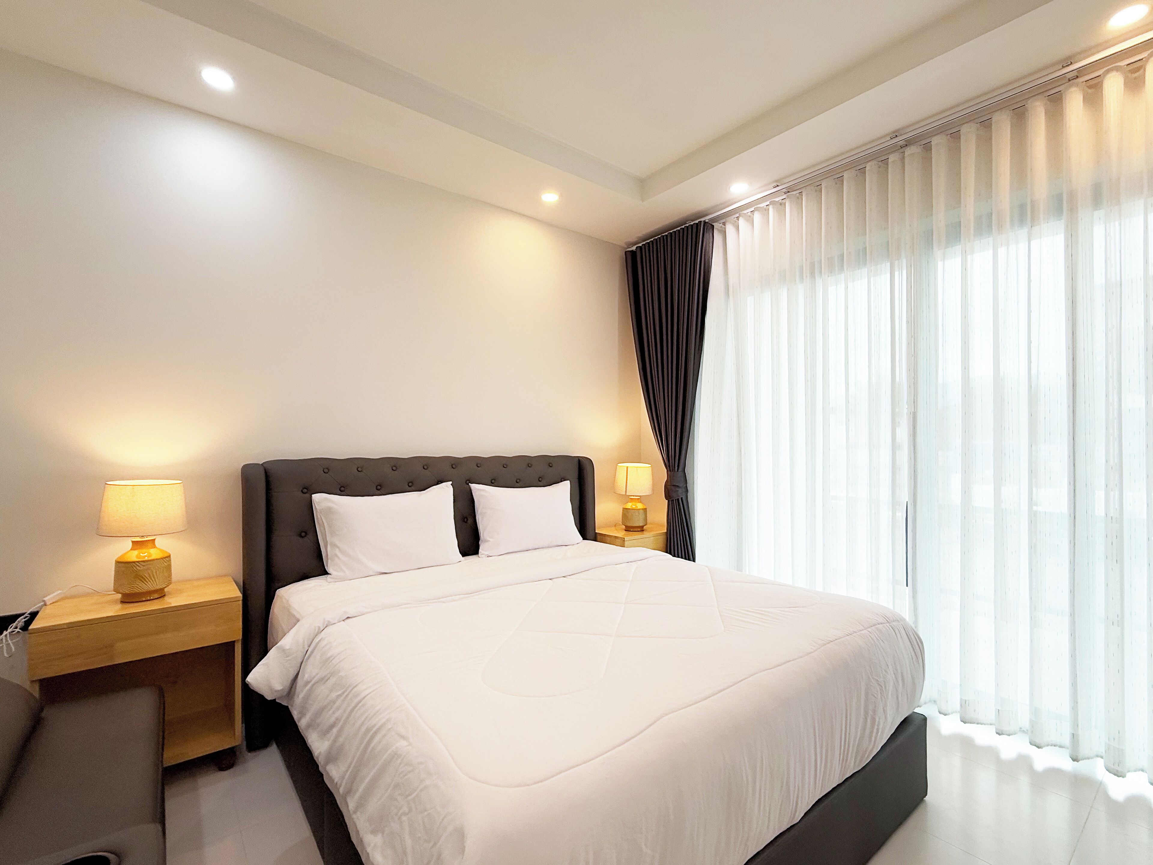 Chambre Standard, 1 très grand lit | Accès au Wi-Fi (inclus), literie fournie