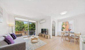 Unclassified image, 5 of 14, button - KozyGuru | Macquarie Park | Sunny Apt near Metro (Macquarie Park)