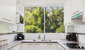 Unclassified image, 4 of 14, button - KozyGuru | Macquarie Park | Sunny Apt near Metro (Macquarie Park)