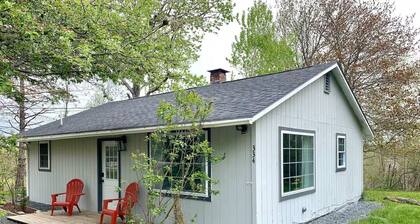 2 Bed King/Queen One bath Cottage close to Acadia NP