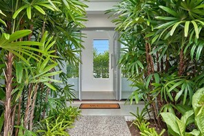 Exterior detail - Deja View Trinity Beach (Trinity Beach)