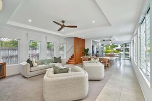 Interior - Deja View Trinity Beach (Trinity Beach)