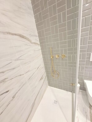 Hair dryer, towels - Studio 104 • Lisbon • Patio • Elevator • A/C (Lisbon)