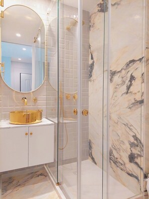 Hair dryer, towels - Studio 402 • Lisbon • Elevator • A/C • Fast Wi-Fi (Lisbon)