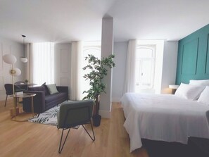 Iron/ironing board, travel cot, WiFi, bed sheets - Studio 401 • Lisbon • Elevator • A/C • Fast Wi-Fi (Lisbon)