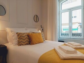 2 habitaciones, tabla de planchar con plancha, cuna de viaje y wifi 