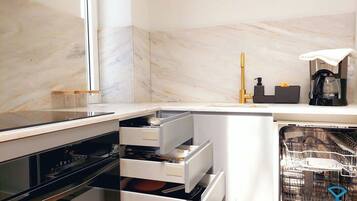 Fridge, microwave, oven, stovetop