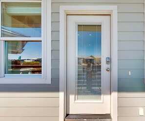 Exterior detail - Private Heated Pool, Golf Cart Included, Boardwalk to the Beach (Port Aransas)