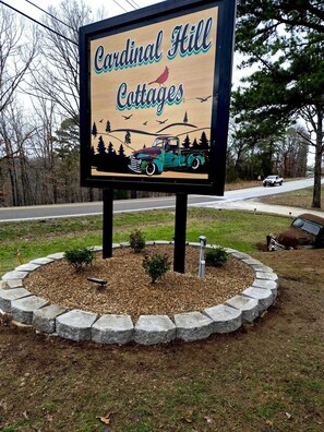 Property grounds - The Vintage Garage | Updated Cozy Condo| Walk to Dining | Hot Tub | 1 Mile to Silver Dollar City! (Branson)