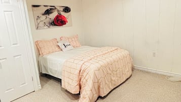 1 bedroom, free WiFi, bed sheets