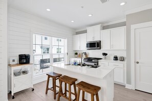 Fridge, microwave, oven, stovetop - 3BR Home @ Summer Salt • Sleeps 8 • Pool & Near Beach (Orange Beach)
