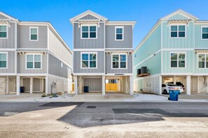 Exterior - 3BR Home @ Summer Salt • Sleeps 8 • Pool & Near Beach (Orange Beach)