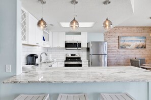 Fridge, microwave, oven, stovetop - Beachfront 1BR @ Phoenix X • Sleeps 4 • Gulf Views & Next to Flora-Bama (Orange Beach)