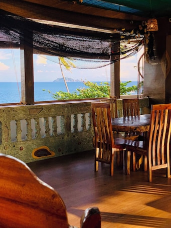 Dining. Alzurich Private Resort