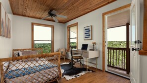 4 chambres, fer et planche à repasser, lit de bébé portatif, Wi-Fi