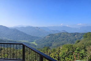 Honeymoon Villa, Balcony, Mountain View | Property grounds - Gadadessa Eco Resort (Thambawita)