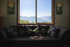 Honeymoon Villa, Balcony, Mountain View | Living area - Gadadessa Eco Resort (Thambawita)