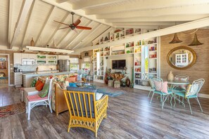 Unclassified image, 5 of 44, button