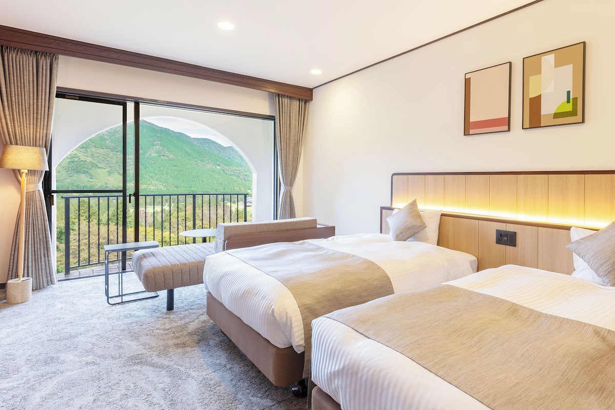 Standard Twin Room for 3 people, Shower Only, Non Smoking | In-room safe, free WiFi, bed sheets