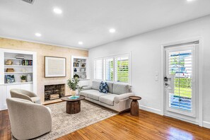 Interior - Las Olas | Heated Pool | Jacuzzi | Alamanda Key | RESIDENCES (Fort Lauderdale)