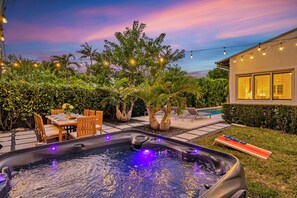 Outdoor dining - Las Olas | Heated Pool | Jacuzzi | Alamanda Key | RESIDENCES (Fort Lauderdale)