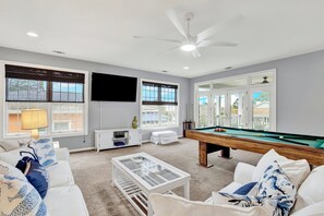 Smart TV - Beach Days Made Simple, Memories Made Easy | Heated Pool Access (Tybee Island)