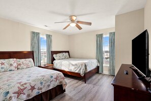 8 bedrooms, iron/ironing board, free WiFi, bed sheets - Oceanfront vacation rental with pool, hot tub, and game room—perfect for families and groups (North Myrtle Beach)