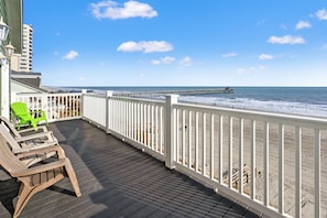 Property grounds - Oceanfront vacation rental with pool, hot tub, and game room—perfect for families and groups (North Myrtle Beach)