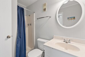 Shower, towels - Cozy side-view ocean condo with balcony, pool access, and easy beachside living (North Myrtle Beach)