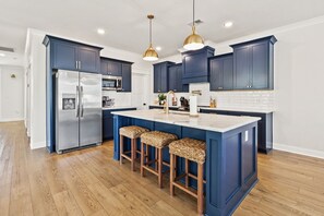 Fridge, microwave, oven, stovetop - Exceptional luxury retreat steps from the beach with outdoor oasis, heated pool, elevator (North Myrtle Beach)