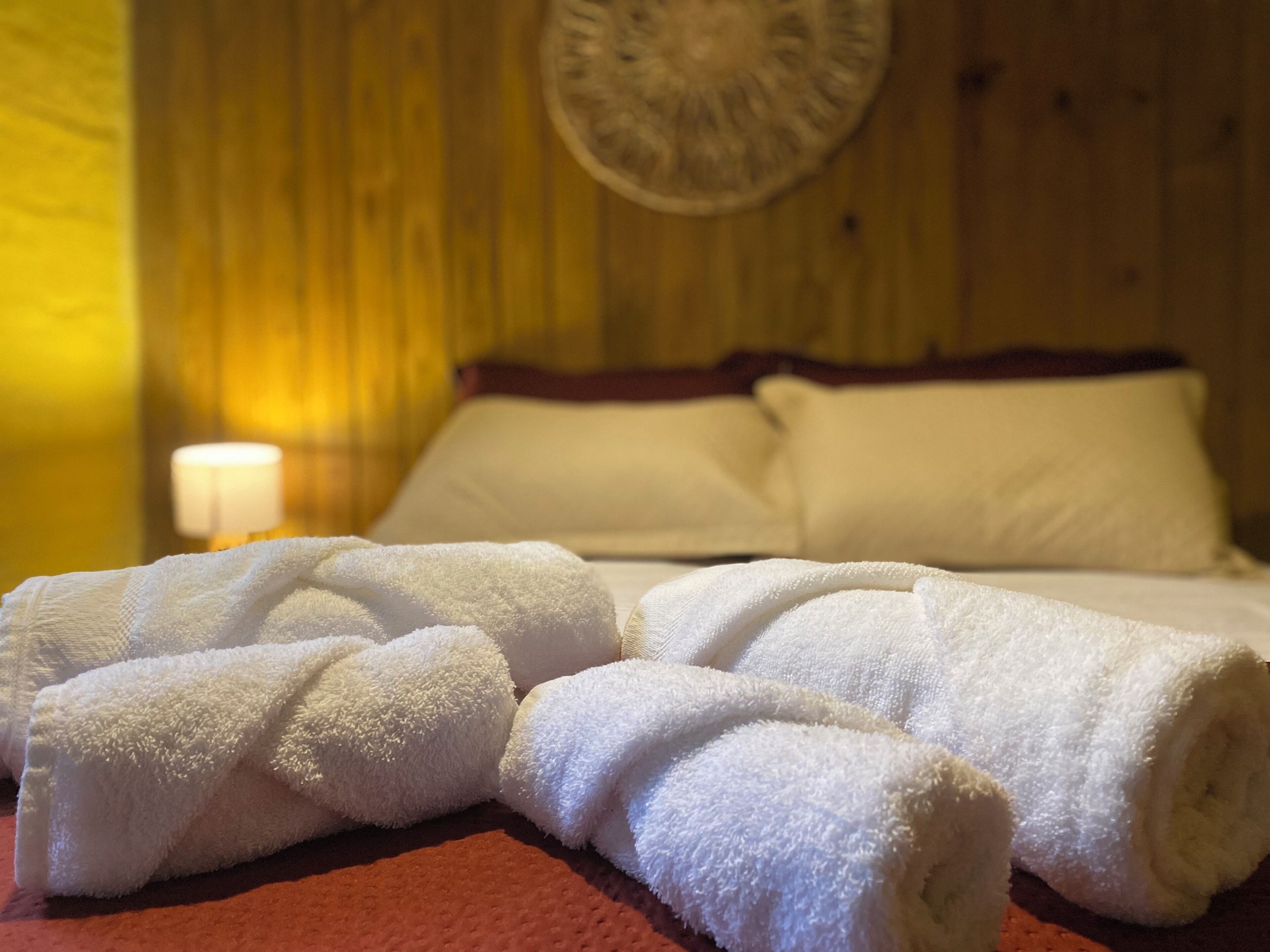 Deluxe Suite, 1 Queen Bed, Patio, Garden View