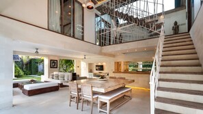 Dining - Casa Mateo – Sumptuous Luxury 6-Bedroom Villa with Private Pool (badung)