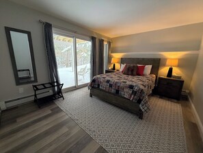 3 bedrooms, iron/ironing board, free WiFi, bed sheets - R1 Renovated ski-in ski-out condo in Bretton Woods with fireplace (Bretton Woods)