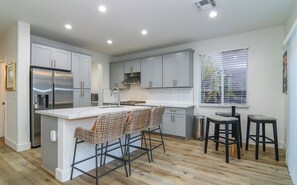 Mikroaaltouuni, uuni, liesi, astianpesukone