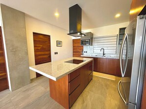 Coffee/tea maker, fridge, microwave, oven - Marea Sabina Luxury Ocean View & Amenities (Cabo San Lucas)