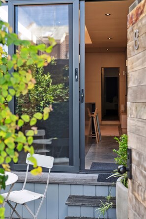 Exterior detail - Heritage meets Scandi I Town House in Geelong CBD (Geelong West)