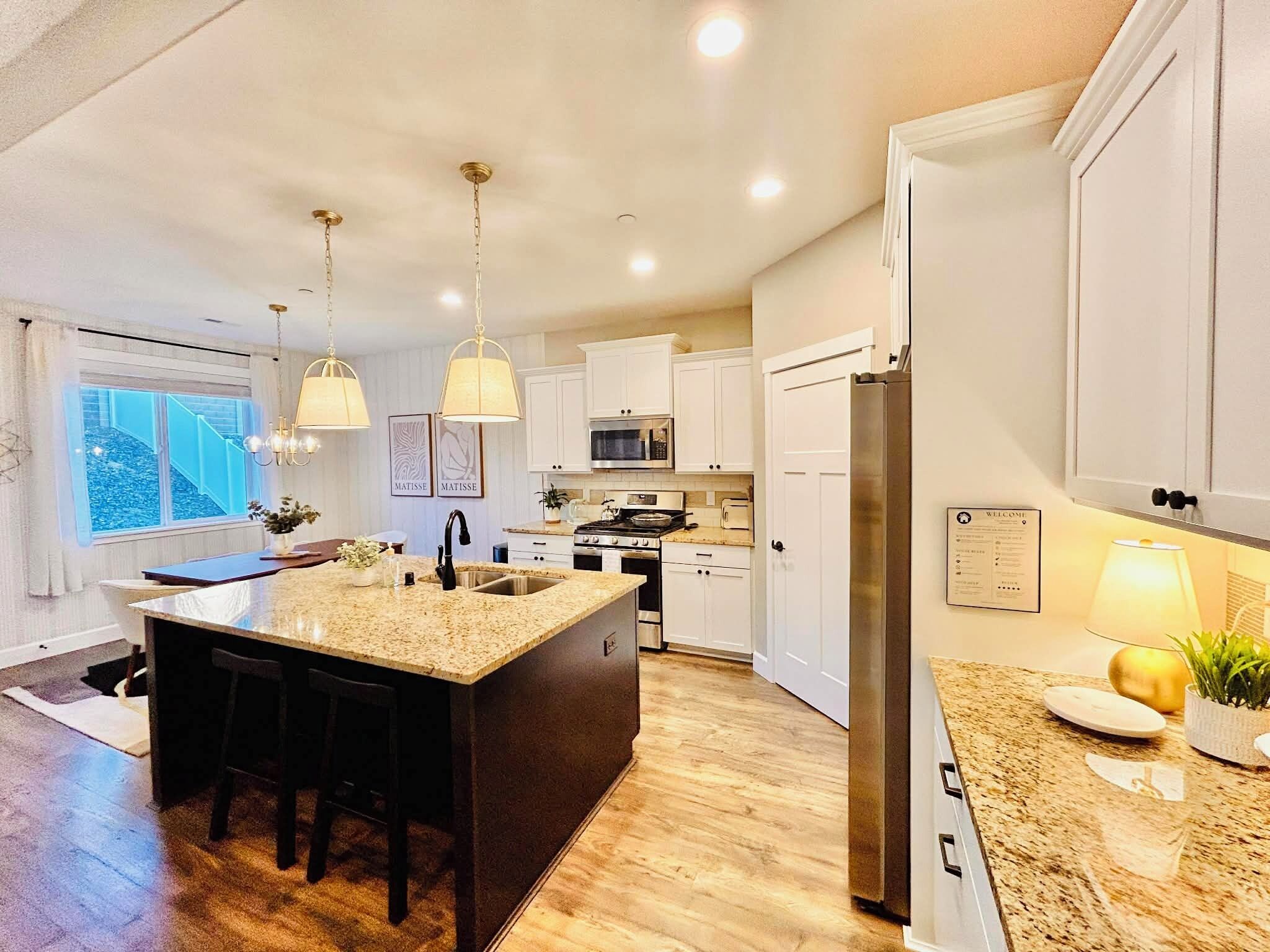 雪櫃、微波爐、焗爐、爐具