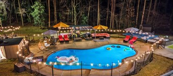 Lux ATL Estate Pool/Hot tub/Sauna/Pickleball/Game room/Indoor-outdoor Theater