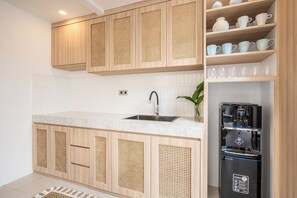 Private kitchen - Villa Monstera A7 By Aishwarya Bali (Kerobokan)