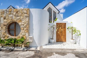 Fachada de la propiedad