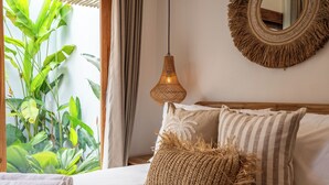 Biệt thự Deluxe, quang cảnh hồ bơi