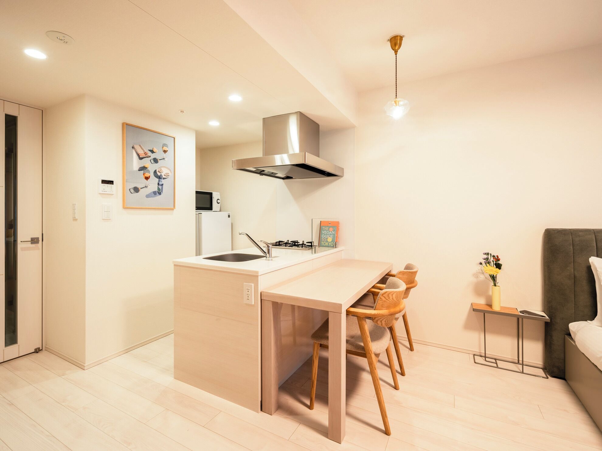 Deluxe Studio Apartment | 専用キッチン | 冷蔵庫、電子レンジ、コンロ、トースター