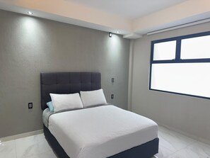 3 habitaciones, tabla de planchar con plancha y wifi gratis 
