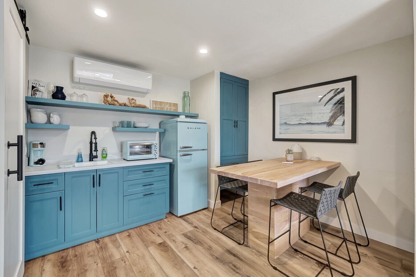 Fridge, coffee/tea maker, toaster, cookware/dishes/utensils