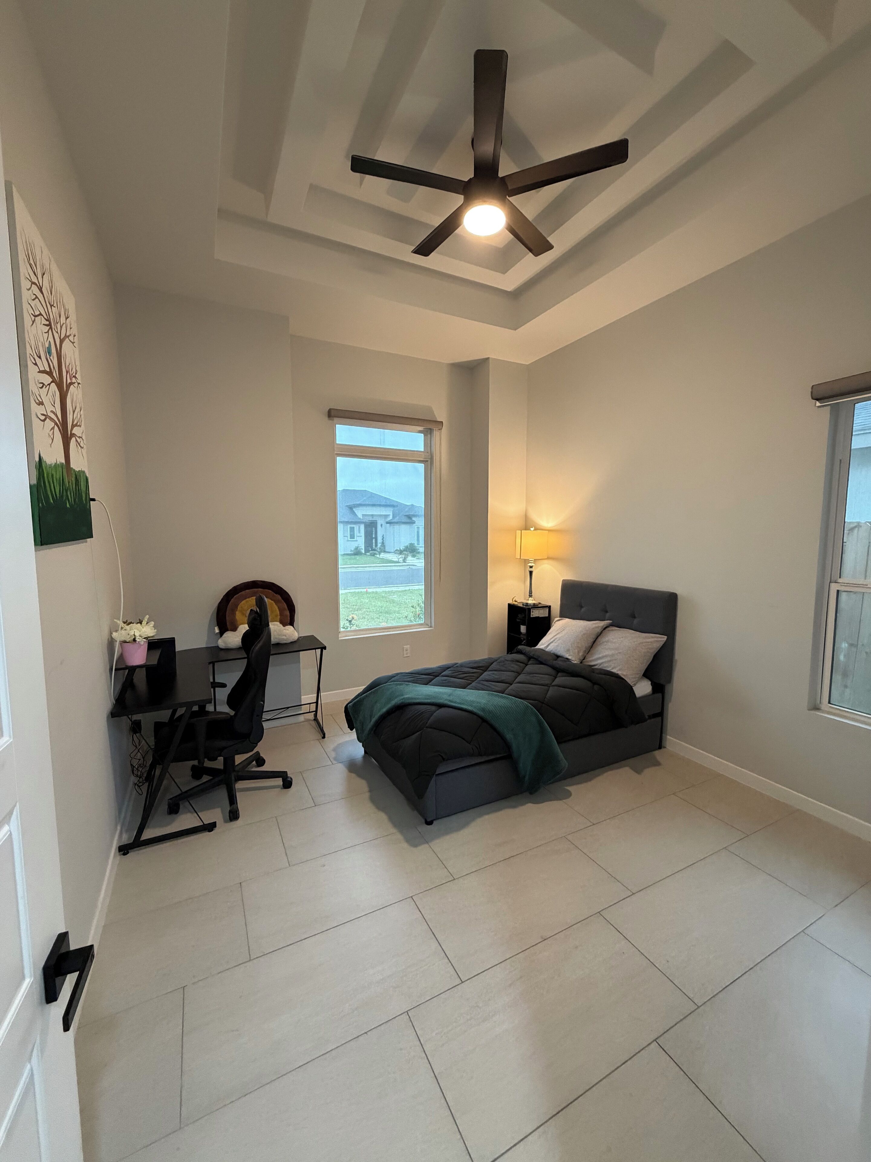 3 chambres, fer et planche à repasser, Wi-Fi, draps fournis