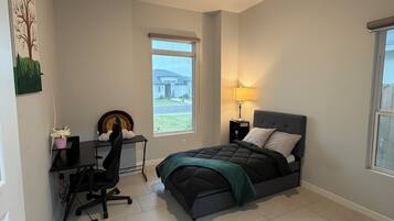 3 chambres, fer et planche Ă repasser, Wi-Fi, draps fournis