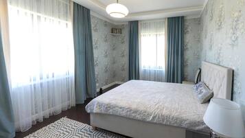 4 bedrooms, free WiFi