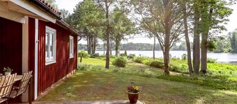 Vakkert hjem i Urshult med utsikt over innsjøen