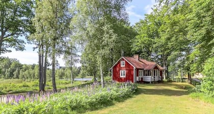Beautiful home in Urshult with lake view