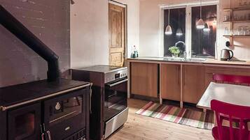 Réfrigérateur, four, plaque de cuisson, lave-vaisselle